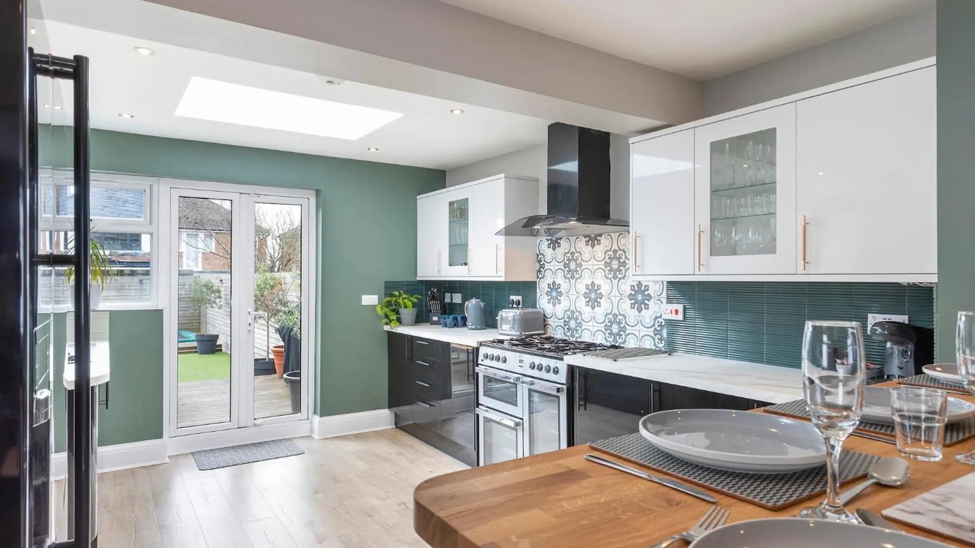 Melrose- Beautiful 4 Bedroom Home With Parking 布赖顿 度假居