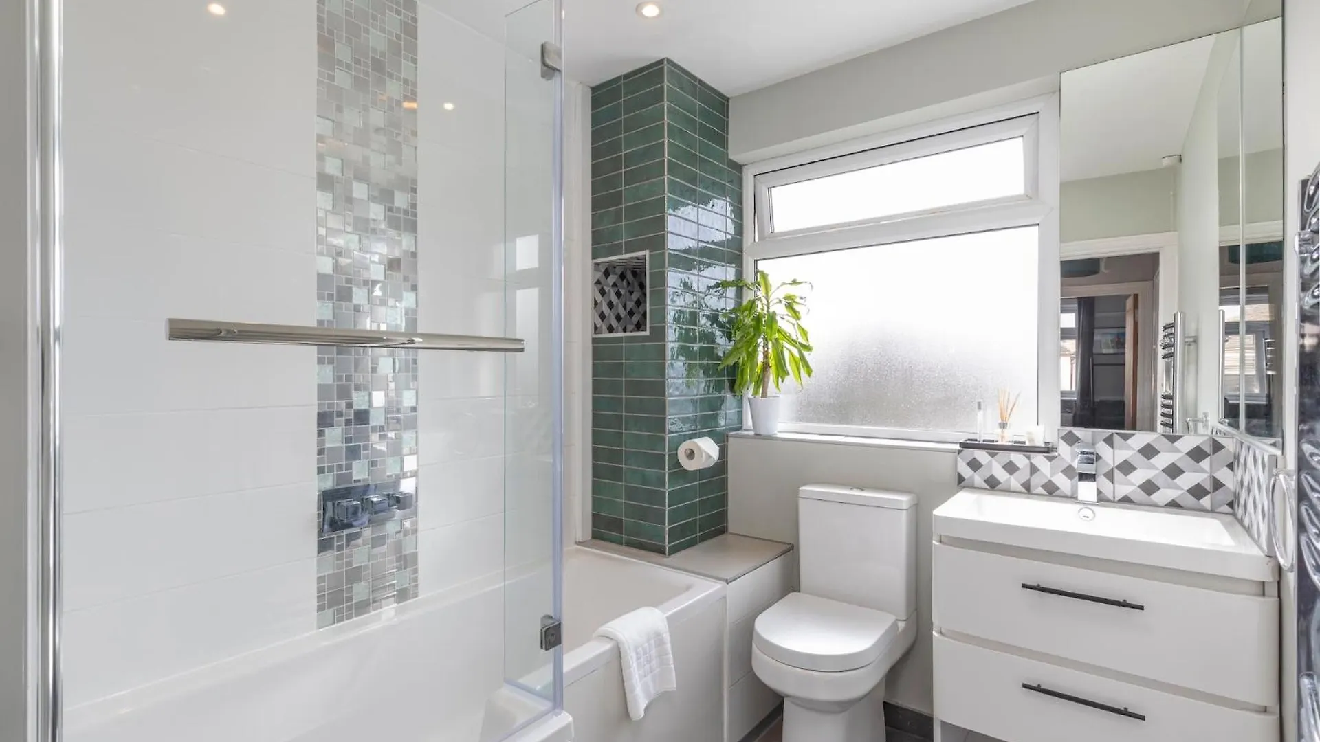 度假居 Melrose- Beautiful 4 Bedroom Home With Parking 布赖顿 英国
